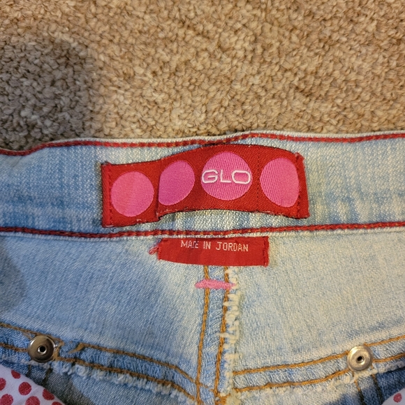 Shorts - Picture 3 of 5